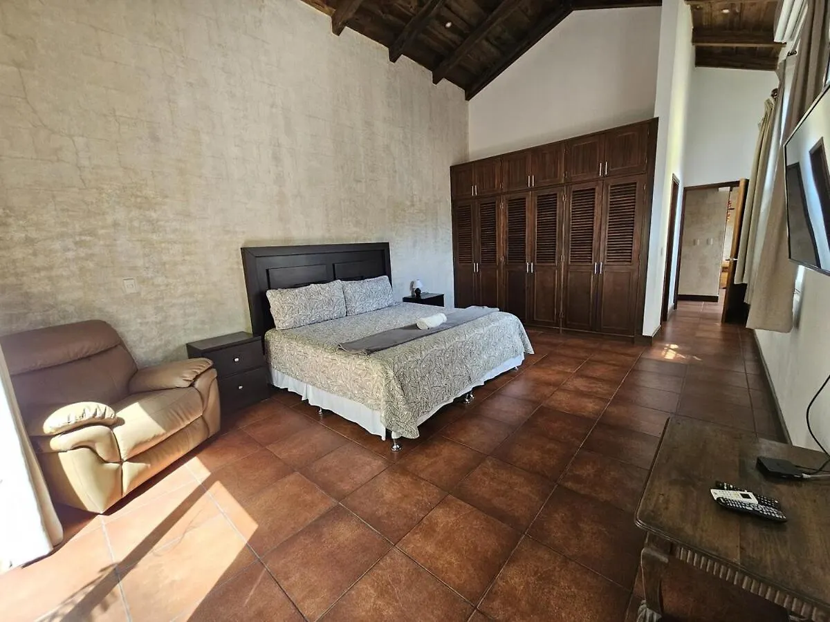 Willa Charming Colonial - Hot Tub - Walk To Antigua Ctr Gwatemala