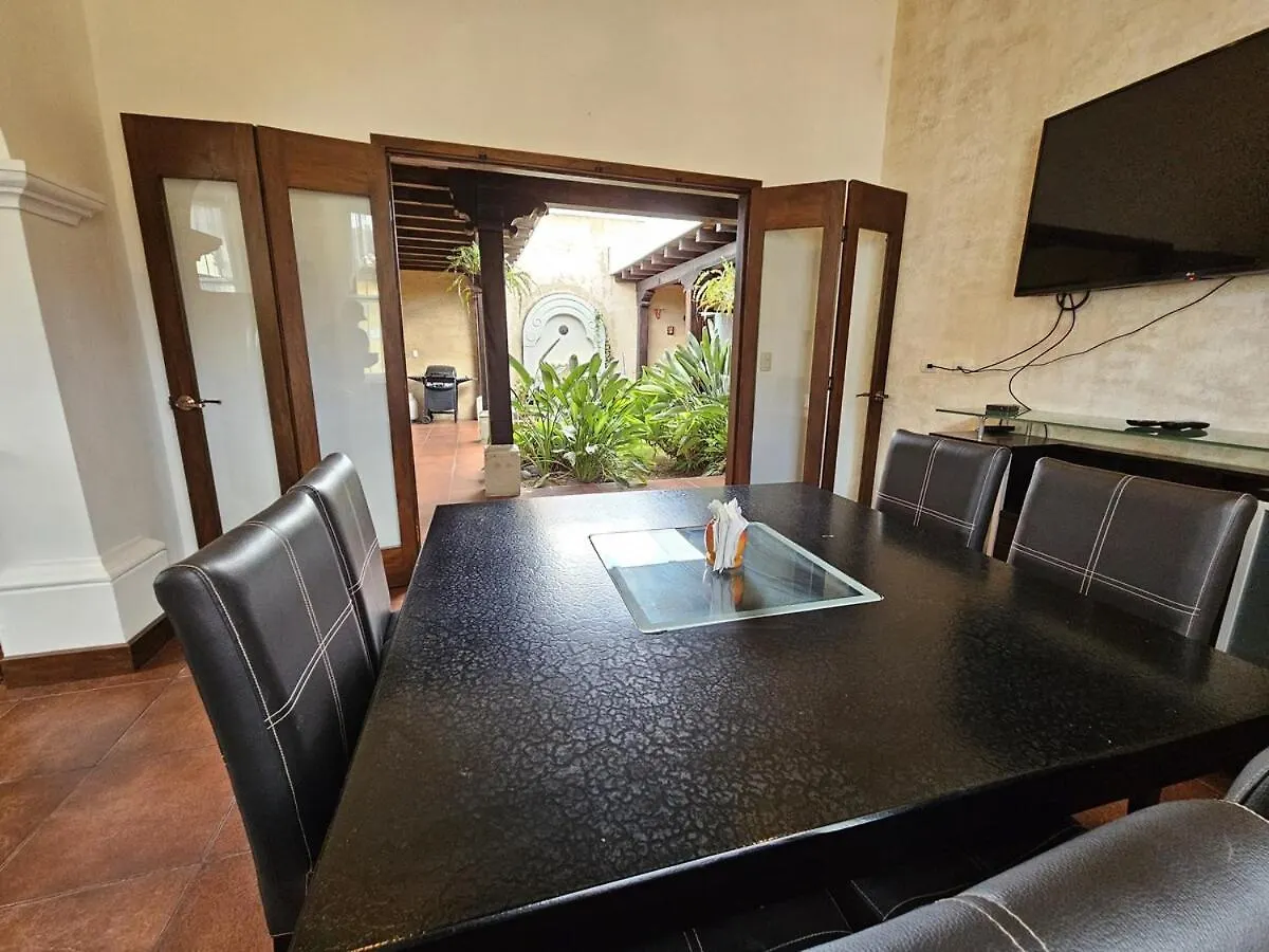 Charming Colonial - Hot Tub - Walk To Antigua Ctr Gwatemala